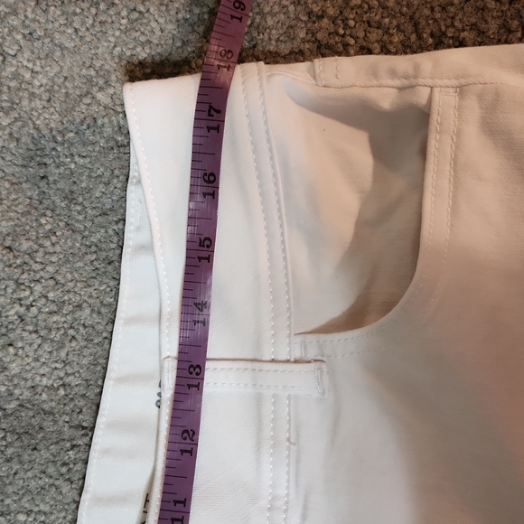 Lane Bryant white capris nwot - Picture 4 of 9